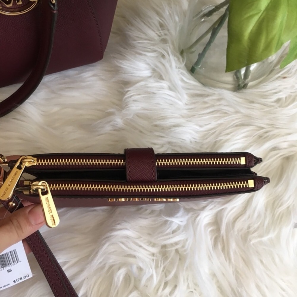 New Michael Kors Large Merlot Double Zipper wallet - Picture 4 of 7